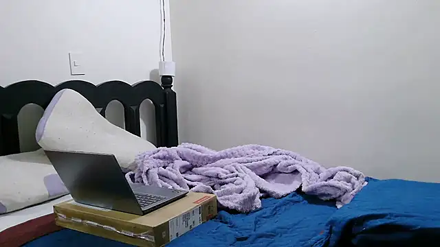 luxandracon23 online show from 03-31-26, 07:05