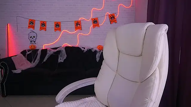 MilashaLovely online show from 10-31-25, 02:02