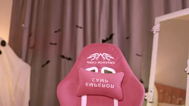 Kim Oberlin  online show from 10-20-25, 11:33