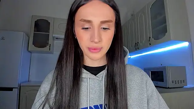 Kim Oberlin  online show from 02-07-26, 04:04