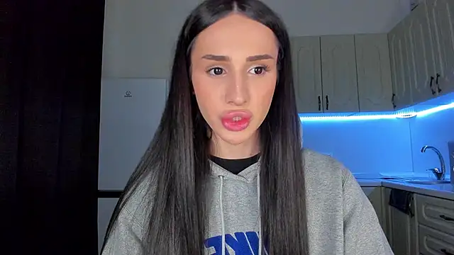 Kim Oberlin  online show from 02-19-26, 04:04