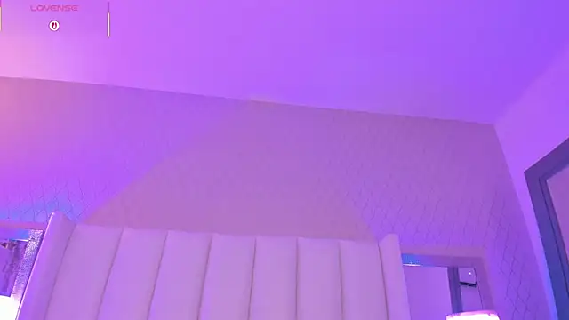 SophiaSmiiths  online show from 10-26-25, 10:59