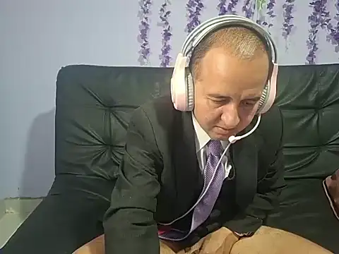 yazforeSolo online show from 11-12-25, 02:43