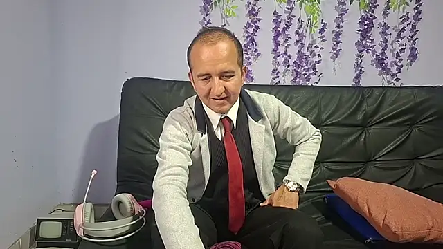 yazforeSolo online show from 11-13-25, 03:49