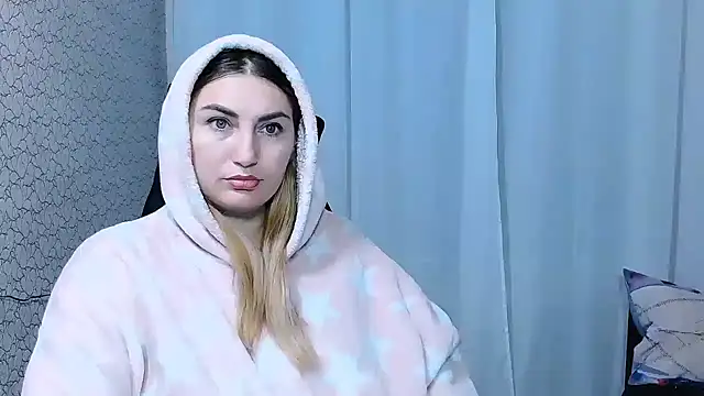 JaneLaJewel online show from 10-28-25, 03:11