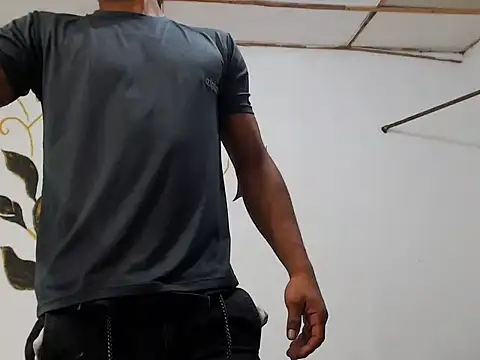 fernandez latinblackk online show from 02-13-25, 05:37