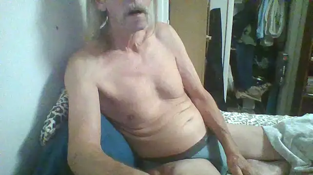 Snapshot of friendlychat1 chatting on 09-28-25, 04:52 friendlychat1 online show from 09-28-25, 04:52