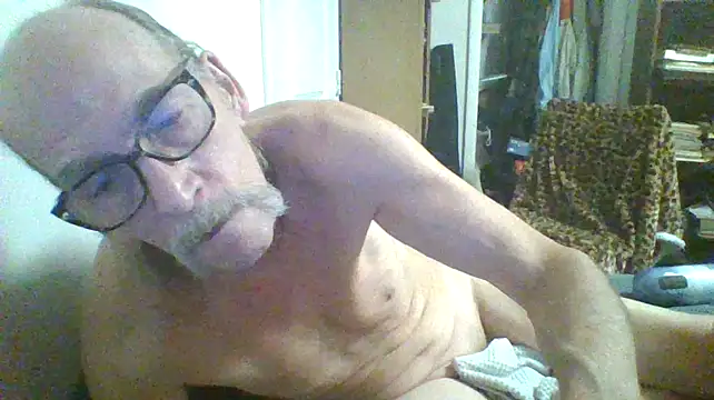 Snapshot of friendlychat1 chatting on 10-05-25, 12:01 friendlychat1 online show from 10-05-25, 12:01