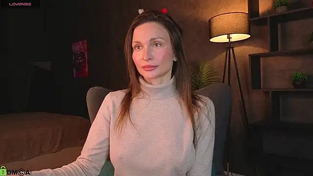 Snapshot of Beatrice_Brice chatting on 05-07-26, 12:48 Beatrice Brice online show from 05-07-26, 12:48