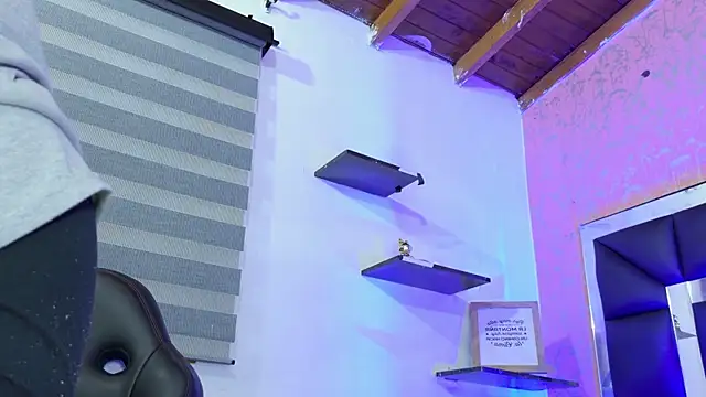 Sofia martiin online show from 10-10-25, 03:18