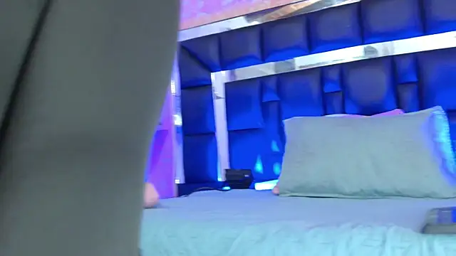 Sofia martiin online show from 09-18-25, 03:09