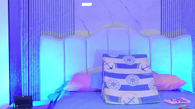 Sofia martiin online show from 12-22-25, 03:06