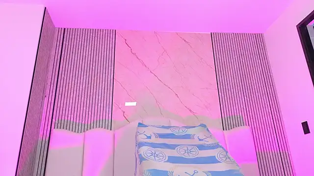 Sofia martiin online show from 04-14-26, 03:11