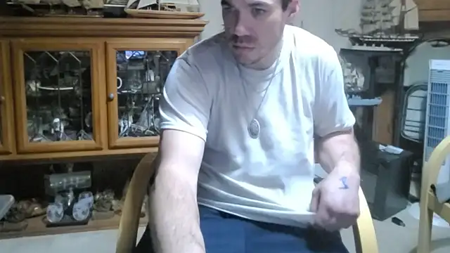 Snapshot of ScubaStevex chatting on 04-05-26, 09:05 ScubaStevex online show from 04-05-26, 09:05