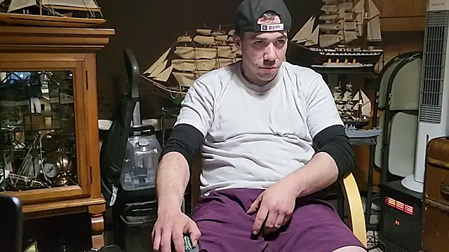 Snapshot of ScubaStevex chatting on 03-25-26, 10:14 ScubaStevex online show from 03-25-26, 10:14