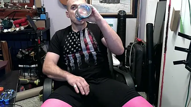 Snapshot of ScubaStevex chatting on 11-09-25, 11:09 ScubaStevex online show from 11-09-25, 11:09