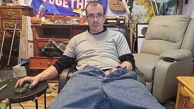 Snapshot of ScubaStevex chatting on 02-02-26, 10:09 ScubaStevex online show from 02-02-26, 10:09