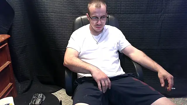 Snapshot of ScubaStevex chatting on 11-24-25, 06:52 ScubaStevex online show from 11-24-25, 06:52