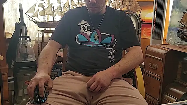 Snapshot of ScubaStevex chatting on 03-22-26, 05:03 ScubaStevex online show from 03-22-26, 05:03