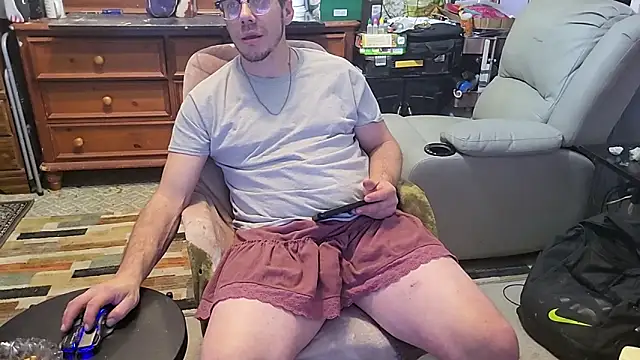 Snapshot of ScubaStevex chatting on 12-18-25, 05:56 ScubaStevex online show from 12-18-25, 05:56