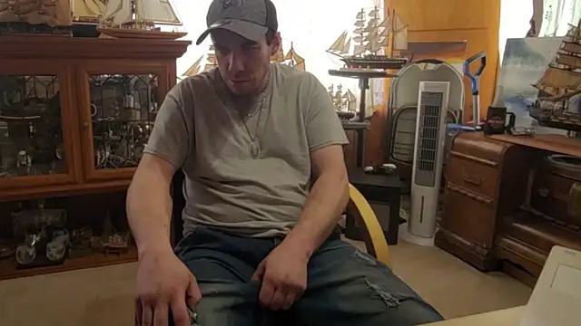 Snapshot of ScubaStevex chatting on 04-02-26, 06:36 ScubaStevex online show from 04-02-26, 06:36