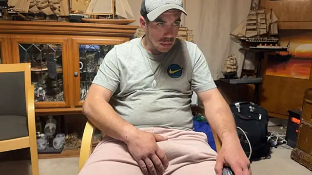 Snapshot of ScubaStevex chatting on 05-15-26, 05:38 ScubaStevex online show from 05-15-26, 05:38