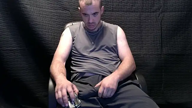 Snapshot of ScubaStevex chatting on 11-17-25, 01:37 ScubaStevex online show from 11-17-25, 01:37