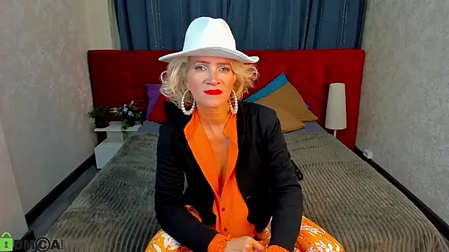 Luna  Lewis online show from 02-17-26, 09:39