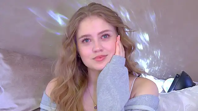 SelinSwarovski online show from 10-22-25, 05:12