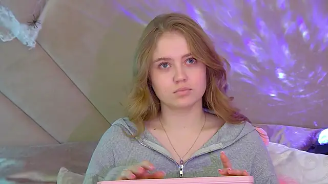 SelinSwarovski online show from 11-04-25, 04:16