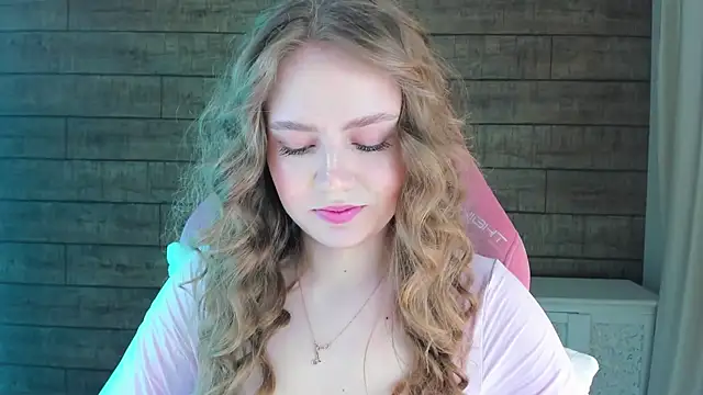 SelinSwarovski online show from 03-13-26, 04:01