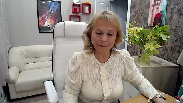 Milla Cutie18 online show from 09-29-25, 05:58