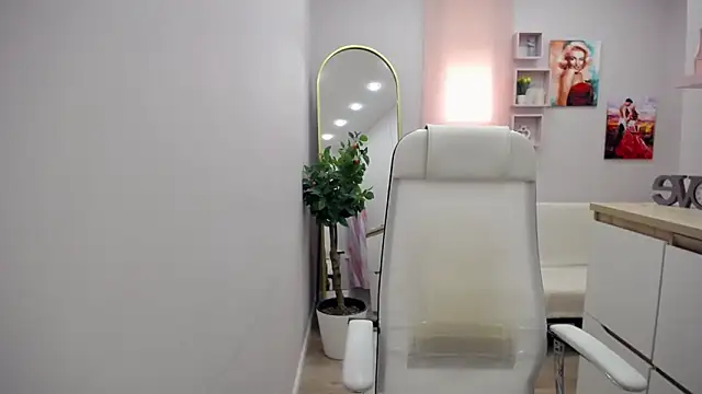 Milla Cutie18 online show from 04-06-26, 04:41