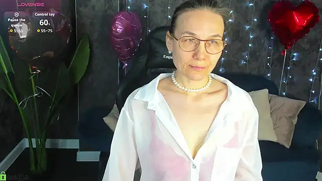 Lillian White online show from 02-14-26, 01:06