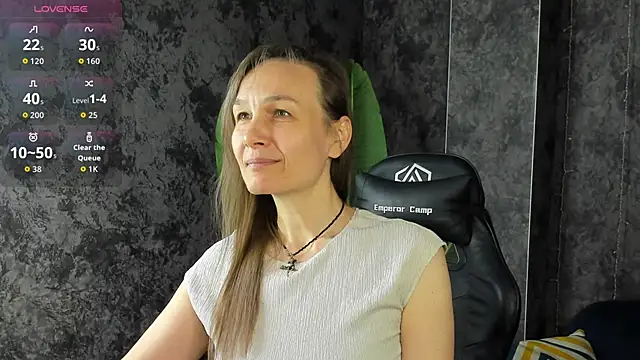 Snapshot of Lillian_White chatting on 05-11-26, 01:07 Lillian White online show from 05-11-26, 01:07