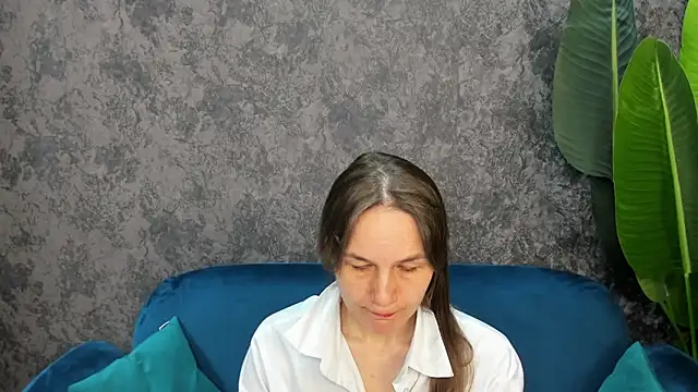 Lillian White online show from 03-21-25, 09:01