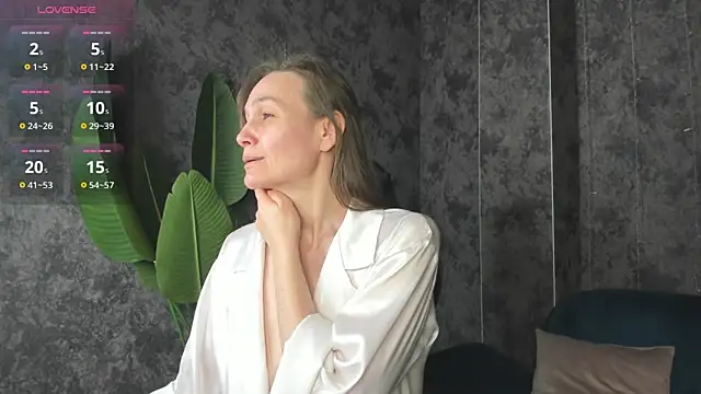 Lillian White online show from 03-16-26, 01:02