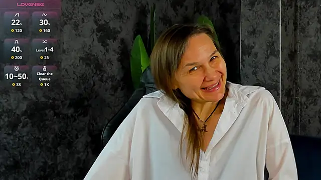 Snapshot of Lillian_White chatting on 05-16-26, 12:53 Lillian White online show from 05-16-26, 12:53