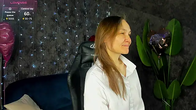 Lillian White online show from 03-08-26, 01:00