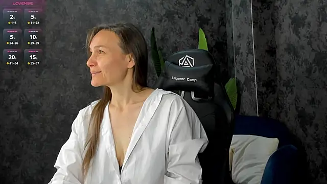 Lillian White online show from 10-11-25, 12:00