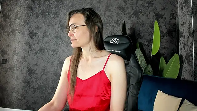 Lillian White online show from 10-19-25, 11:40