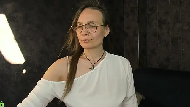 Lillian White online show from 06-15-26, 01:06