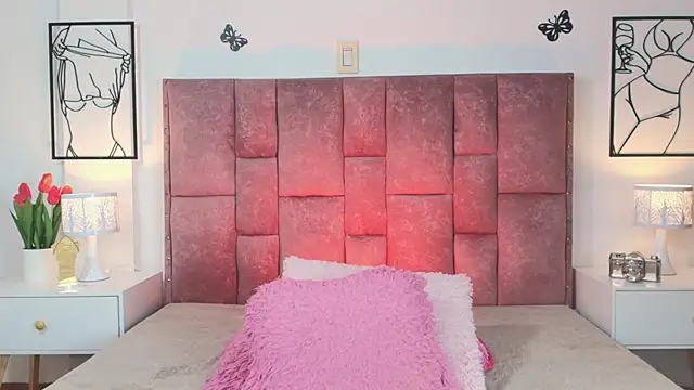 NicolMiller4 online show from 04-09-26, 06:19