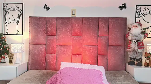 NicolMiller4 online show from 12-23-25, 02:33