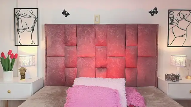 NicolMiller4 online show from 01-15-26, 02:37