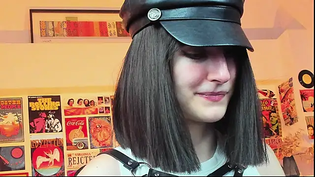 LuxRayi online show from 03-20-25, 09:35