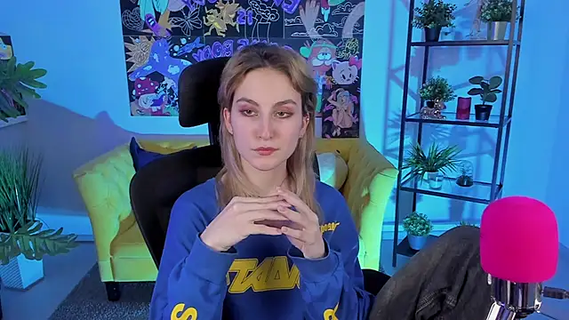 LuxRayi online show from 02-20-25, 09:31