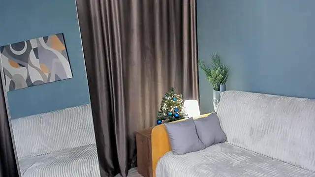 Snapshot of MoireBramblett chatting on 12-11-24, 08:50 MoireBramblett online show from 12-11-24, 08:50