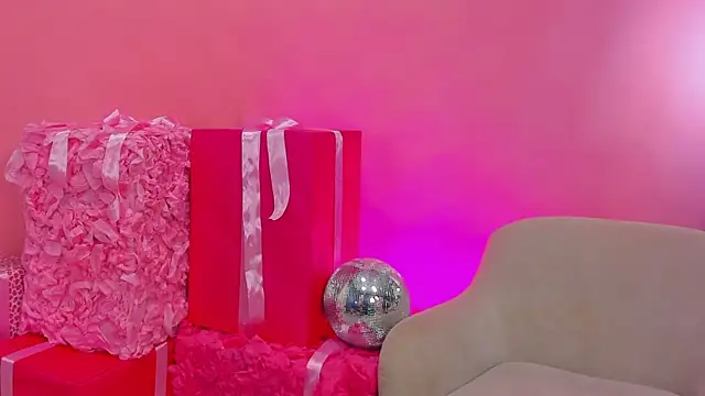 Bunnywow online show from 12-17-24, 01:38