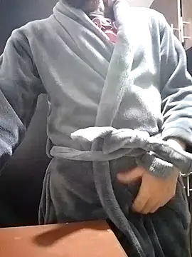 Snapshot of hairyserious chatting on 03-06-25, 02:30 hairyserious online show from 03-06-25, 02:30